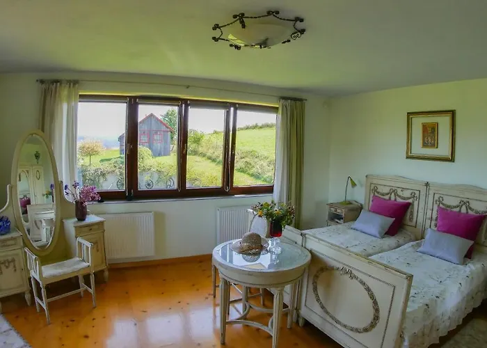 Jaskolka * Haluszowa